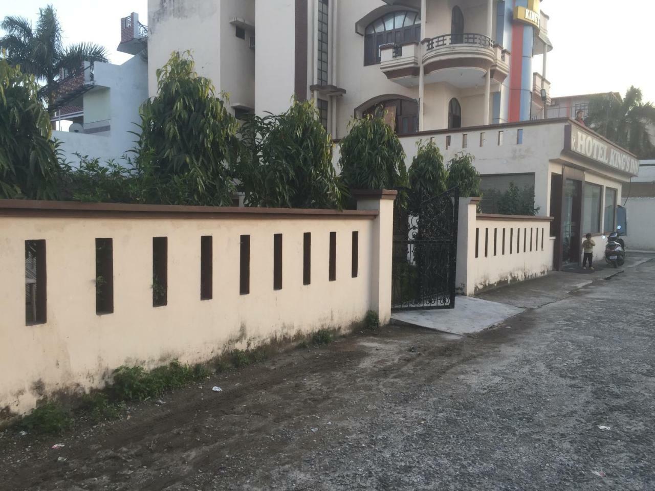Hotel Kings Inn Haridwār Esterno foto