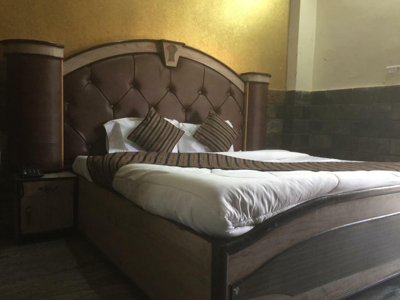 Hotel Kings Inn Haridwār Esterno foto